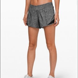 LuluLemon Hotty Hot ll Long 4” Shorts